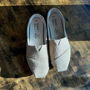 Toms Woven Slip On Burlap Size 6.5
